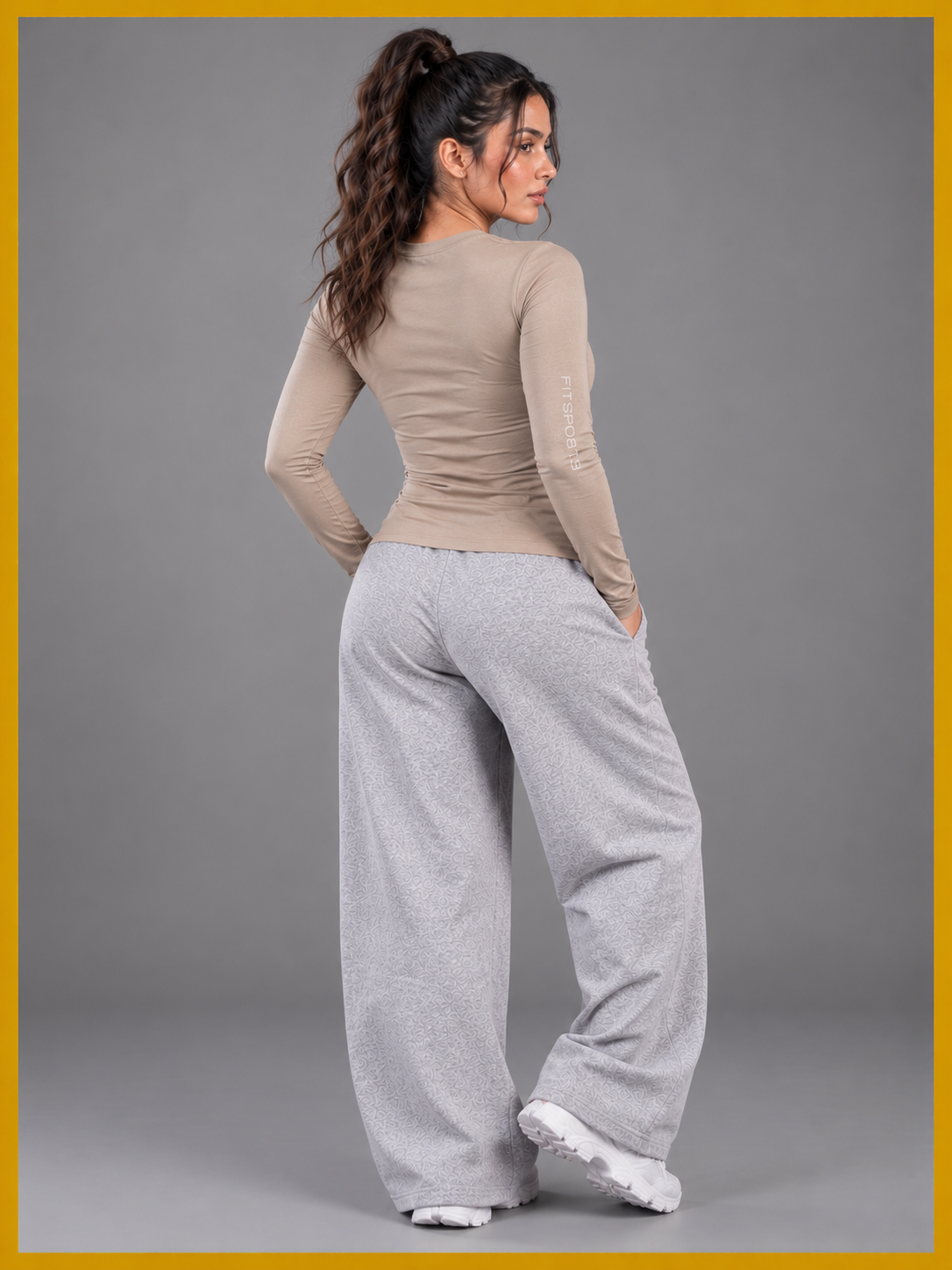 The Aura Ultra-Lightweight Thumbhole Tee